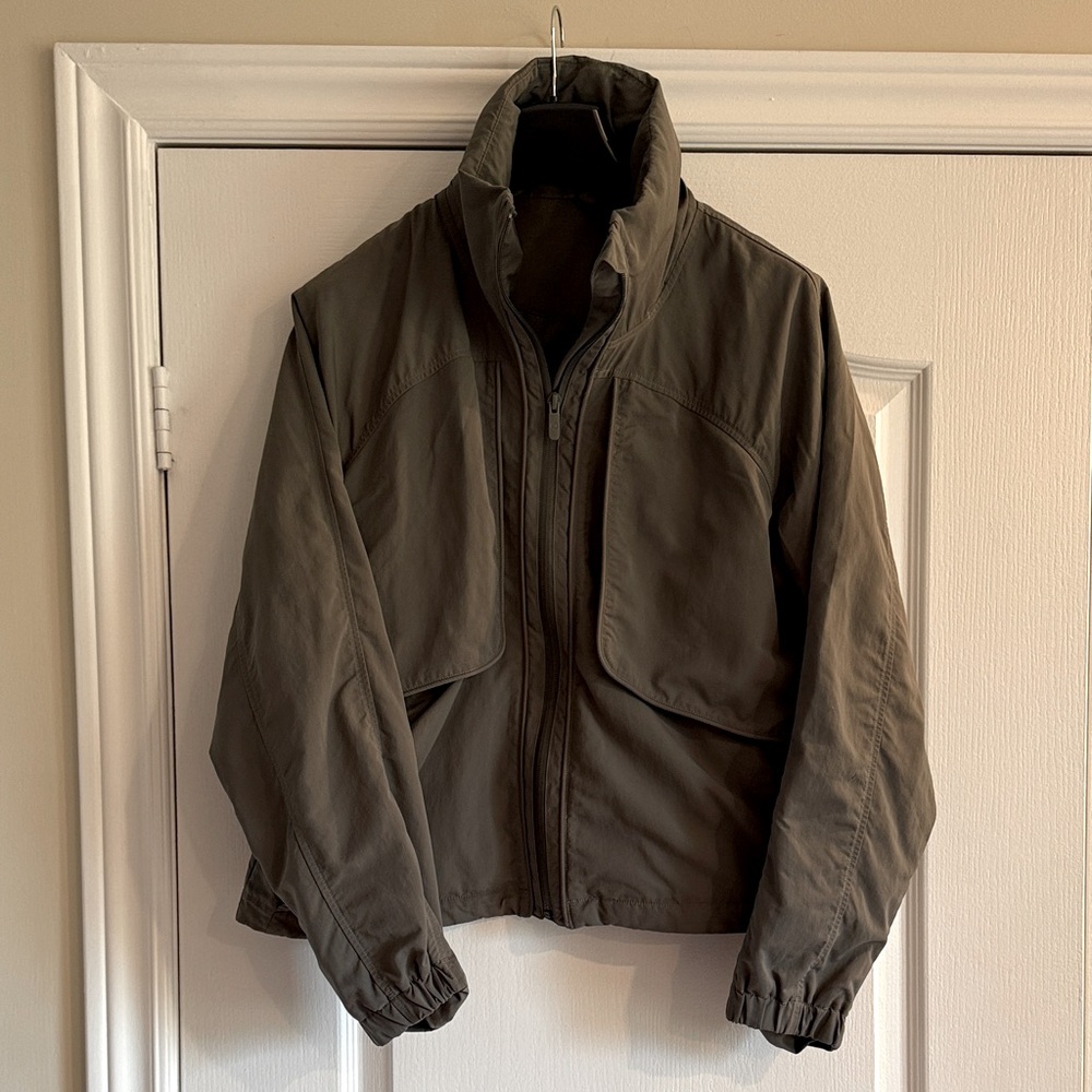 Lululemon Women’s Always Effortless olive cropped jacket size 12.